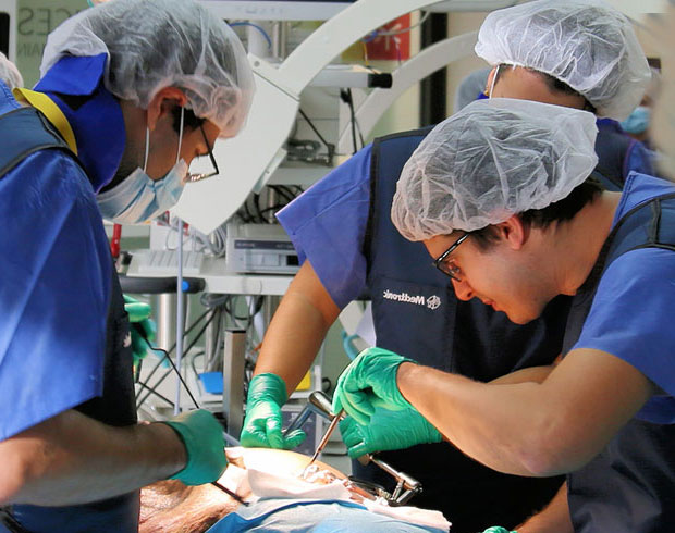 orthopedic spine surgeon Dr Damandeep Singh Makkar in India